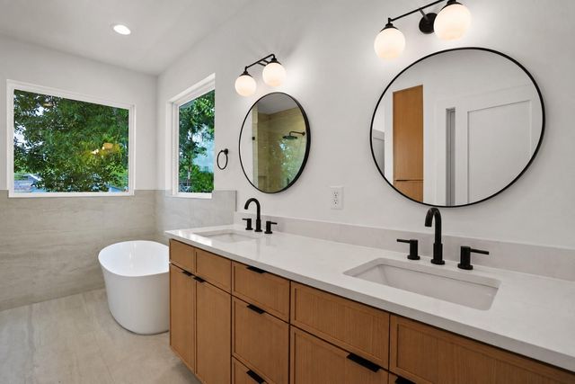 752 Pedernales ST, Austin, TX 78702