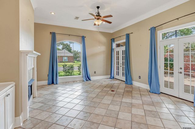 10837 Hillmont Ave, Baton Rouge, LA 70810