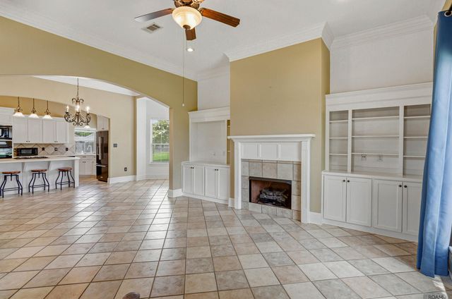 10837 Hillmont Ave, Baton Rouge, LA 70810