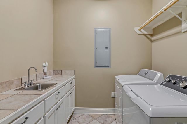 10837 Hillmont Ave, Baton Rouge, LA 70810