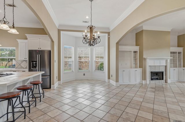 10837 Hillmont Ave, Baton Rouge, LA 70810