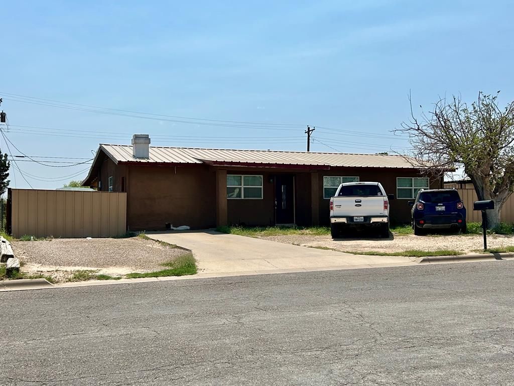 1202 N Gillis, Fort Stockton, TX 79735