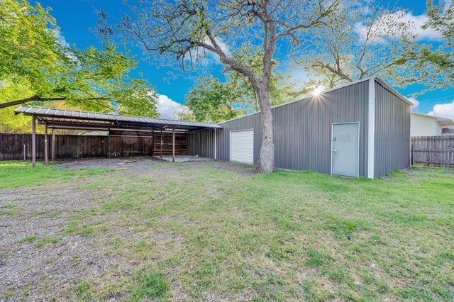 412 Royal Street, Waxahachie, TX 75165