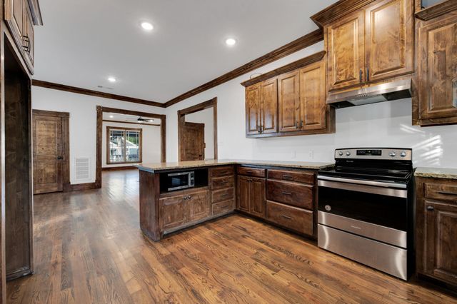 412 Royal Street, Waxahachie, TX 75165