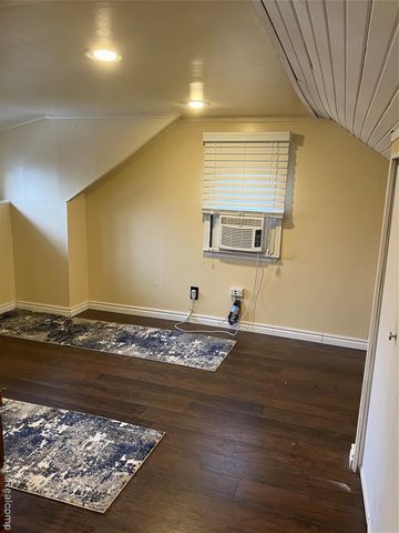 19305 Weyher Street, Livonia, MI 48152