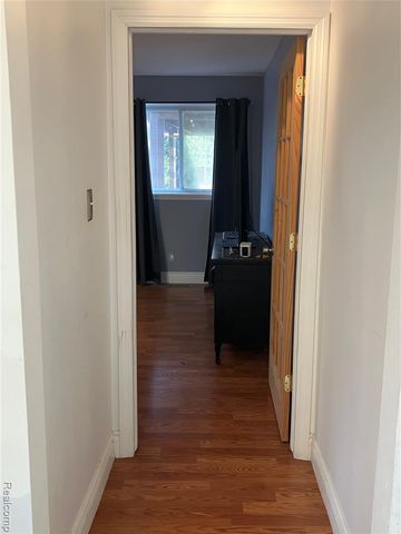 19305 Weyher Street, Livonia, MI 48152