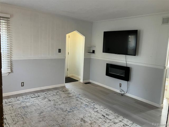 19305 Weyher Street, Livonia, MI 48152