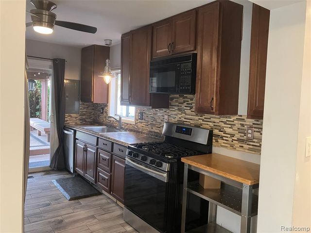 19305 Weyher Street, Livonia, MI 48152