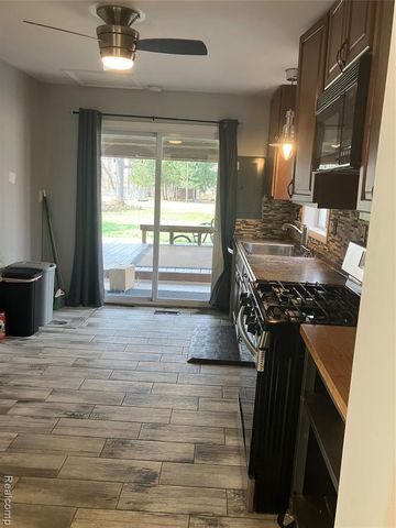 19305 Weyher Street, Livonia, MI 48152