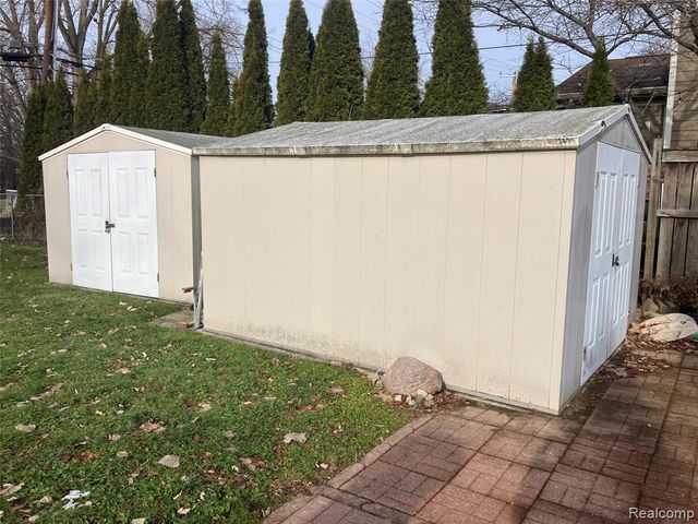 19305 Weyher Street, Livonia, MI 48152