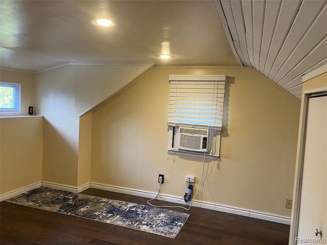 19305 Weyher Street, Livonia, MI 48152