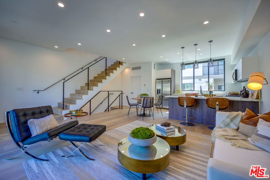 6501 W Flamingo Drive, Los Angeles, CA 90038 — exterior