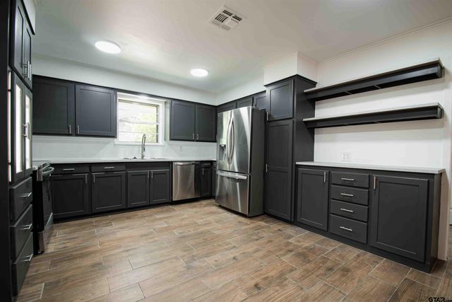 2321 Brookhaven Dr, Tyler, TX 75701