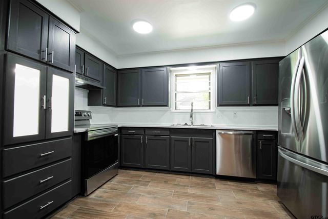 2321 Brookhaven Dr, Tyler, TX 75701