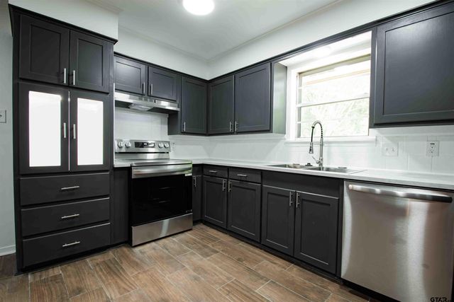 2321 Brookhaven Dr, Tyler, TX 75701