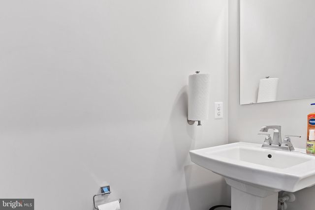 2229 CAROLINE LN, Harrisburg, PA 17110