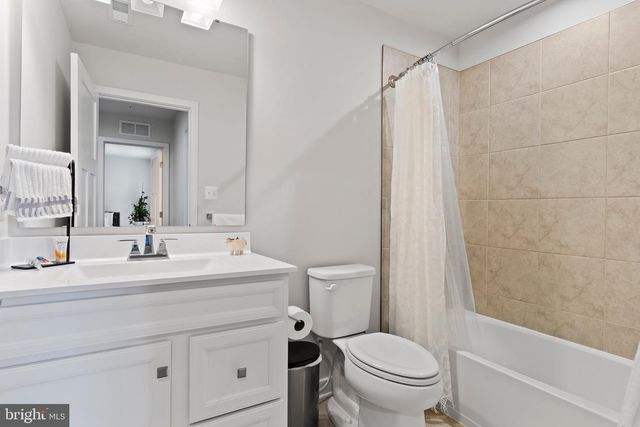 2229 CAROLINE LN, Harrisburg, PA 17110