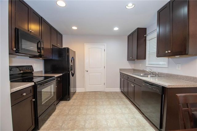 104 Park View Drive, Grantville, GA 30220