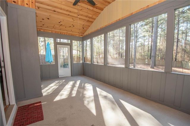 104 Park View Drive, Grantville, GA 30220