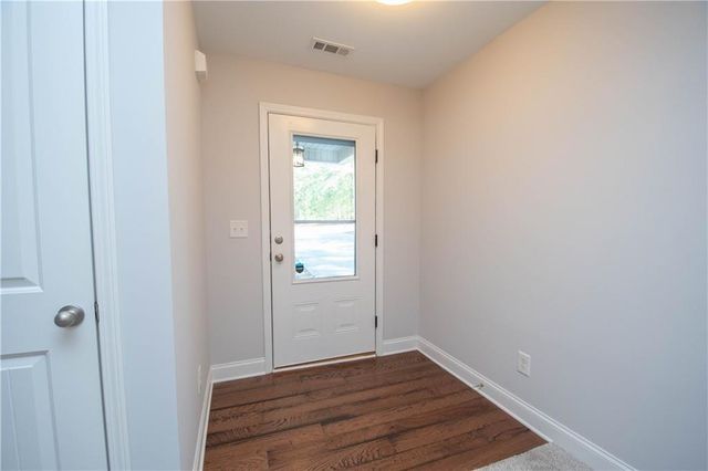 104 Park View Drive, Grantville, GA 30220