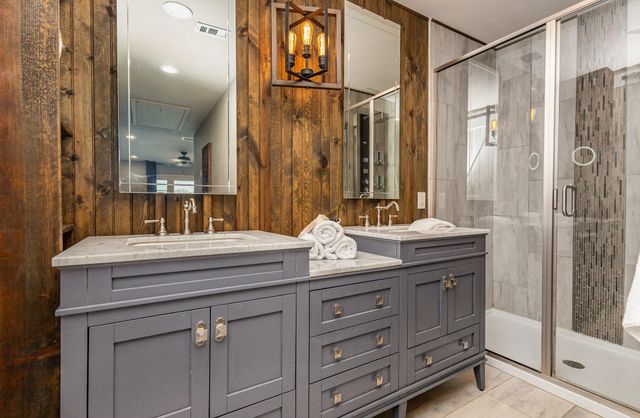 2925 Country Place Circle, Carrollton, TX 75006