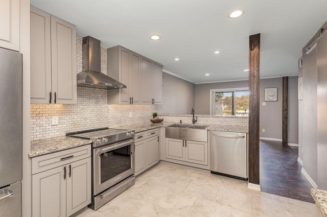 2925 Country Place Circle, Carrollton, TX 75006