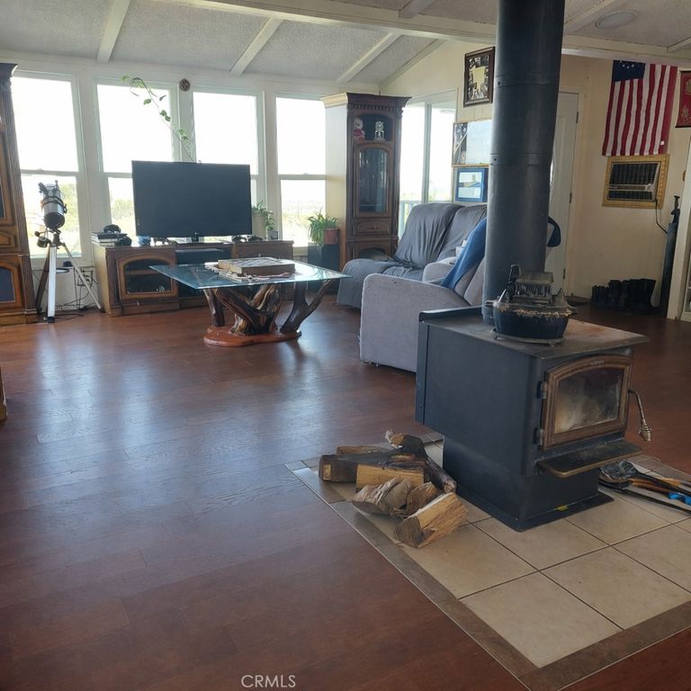 Image 2 of property listing at 9030 Green, Pinon Hills, CA 92372