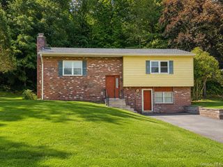 49 Brewster Drive, Middletown, NY 10940