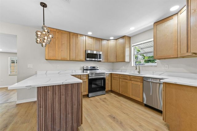 6451 SHENANDOAH WAY, Orlando, FL 32807