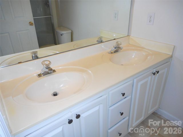 1957 University Heights Lane, Charlotte, NC 28213