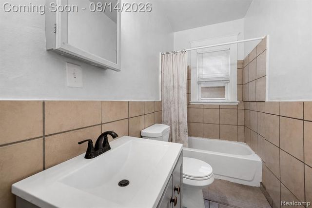 2143 Trowbridge Street, Hamtramck, MI 48212