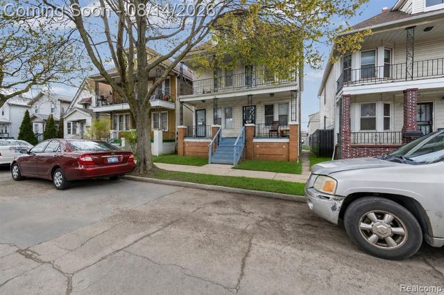 2143 Trowbridge Street, Hamtramck, MI 48212