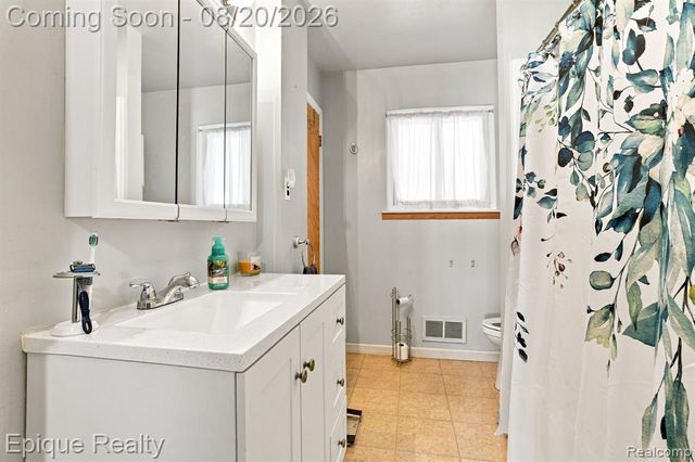 23012 Allor Street, Saint Clair Shores, MI 48082