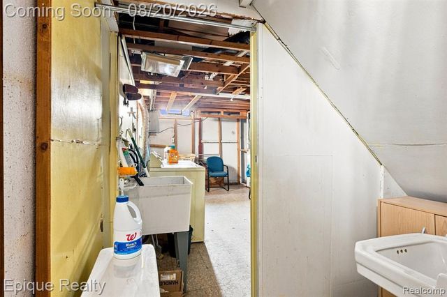23012 Allor Street, Saint Clair Shores, MI 48082