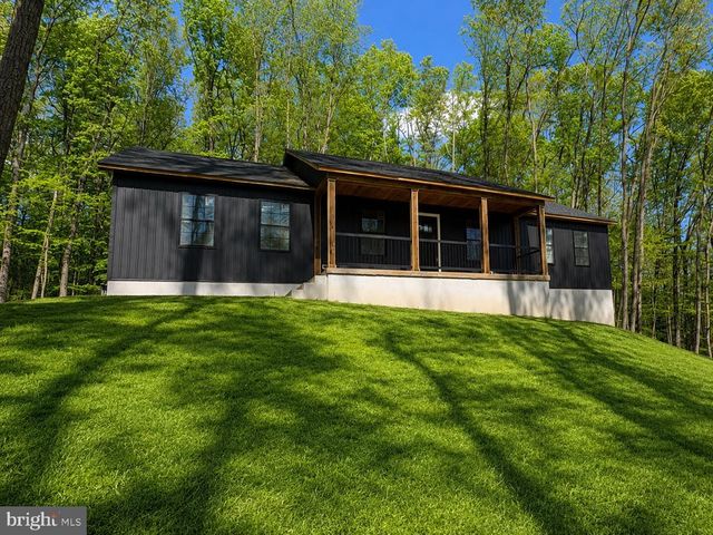 18985 HEBEL RD, Stewartstown, PA 17363