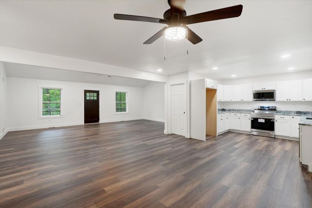 18985 HEBEL RD, Stewartstown, PA 17363