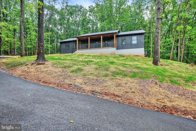 18985 HEBEL RD, Stewartstown, PA 17363