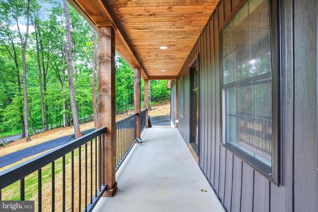 18985 HEBEL RD, Stewartstown, PA 17363