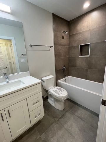 3726 N Racine Avenue 2, Chicago, IL 60613