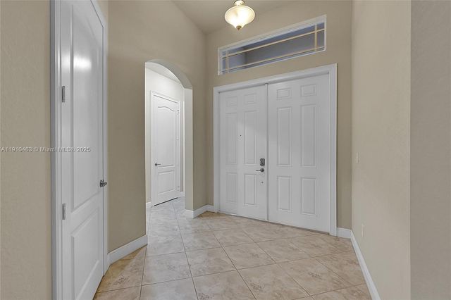 9051 Edgewater Bnd 9051, Parkland, FL 33076