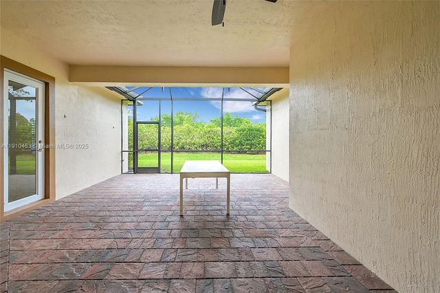 9051 Edgewater Bnd 9051, Parkland, FL 33076