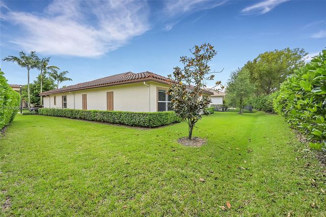 9051 Edgewater Bnd 9051, Parkland, FL 33076