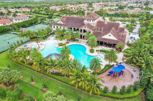 9051 Edgewater Bnd 9051, Parkland, FL 33076