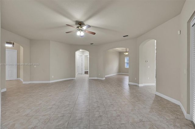 9051 Edgewater Bnd 9051, Parkland, FL 33076