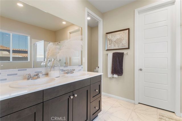 525 Chalakat Court, San Jacinto, CA 92582