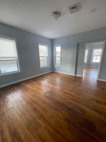 9 Townsend St 3, Worcester, MA 01609