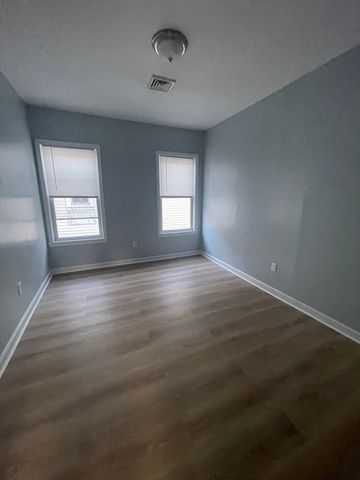 9 Townsend St 3, Worcester, MA 01609