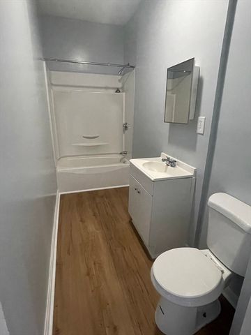 9 Townsend St 3, Worcester, MA 01609