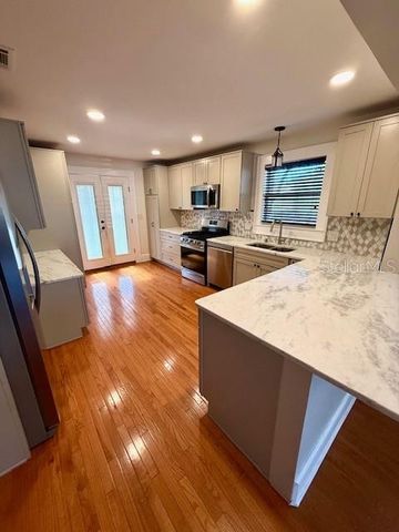 2448 4TH AVENUE N, St Petersburg, FL 33713