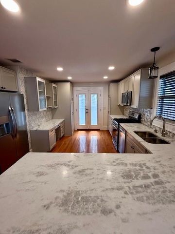 2448 4TH AVENUE N, St Petersburg, FL 33713